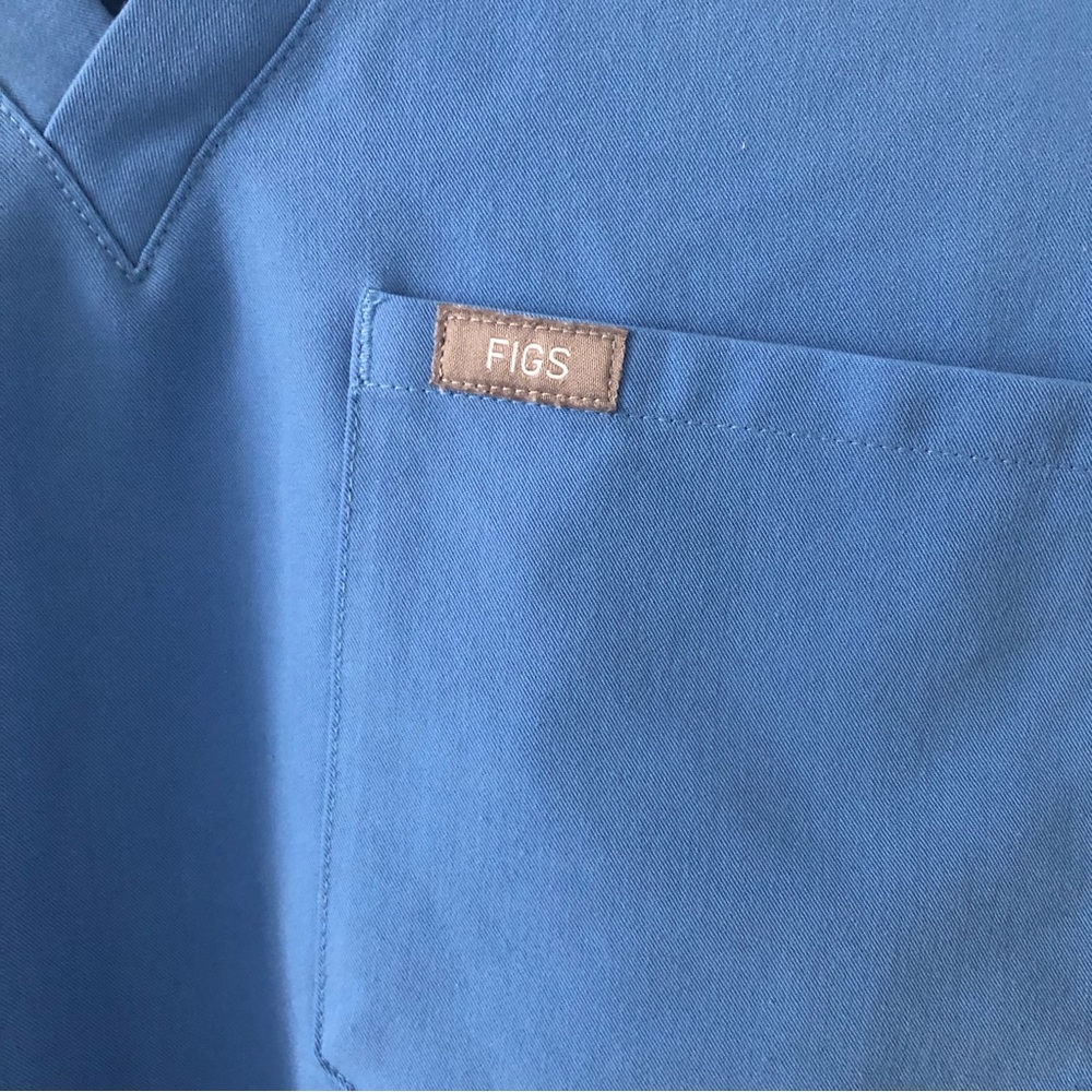 FIGS Women's Catarina Short Sleeve Scrub Top in Light Blue - Picture 6 of 6